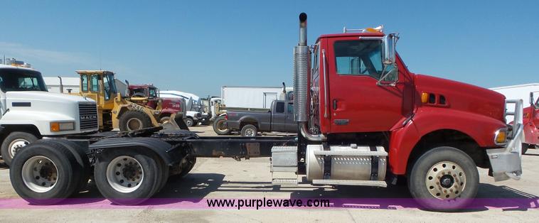 image for item L6843 2004 Sterling L9500 semi truck