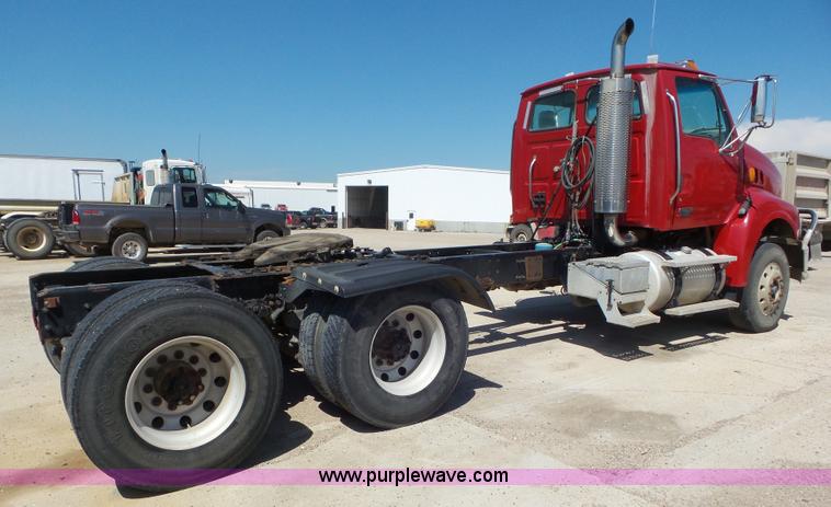 image for item L6843 2004 Sterling L9500 semi truck