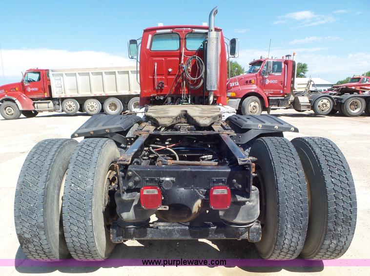 image for item L6843 2004 Sterling L9500 semi truck
