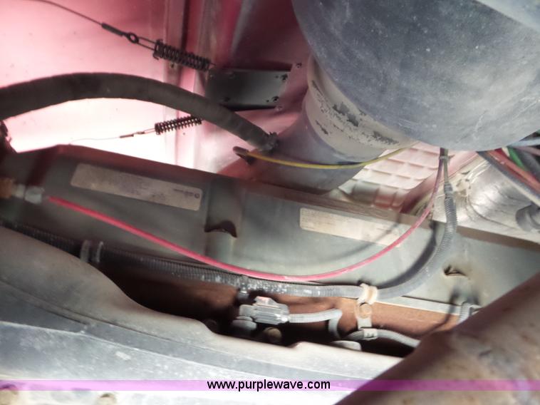 image for item L6843 2004 Sterling L9500 semi truck