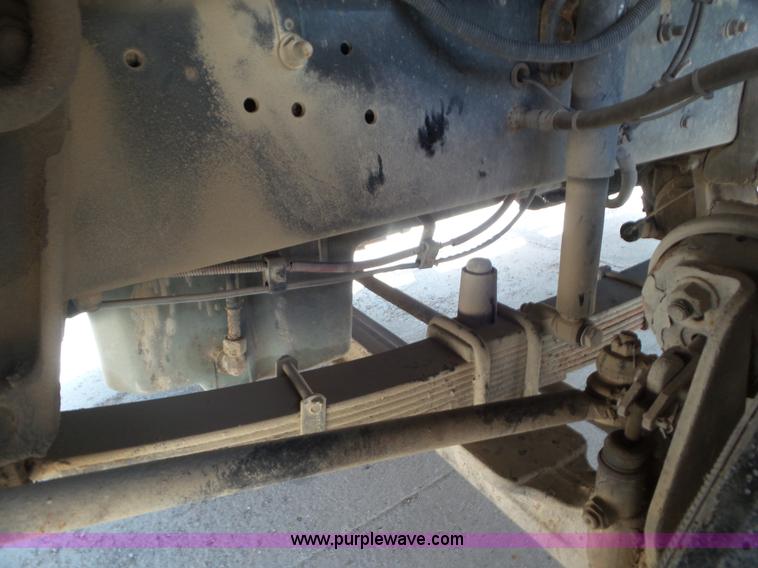 image for item L6843 2004 Sterling L9500 semi truck