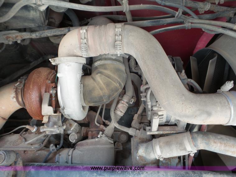 image for item L6843 2004 Sterling L9500 semi truck