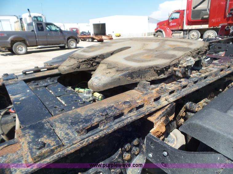 image for item L6843 2004 Sterling L9500 semi truck