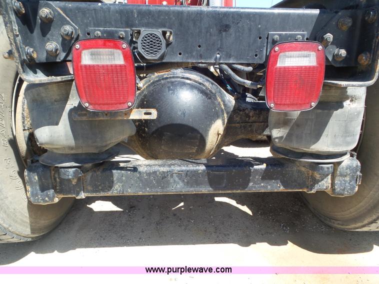 image for item L6843 2004 Sterling L9500 semi truck