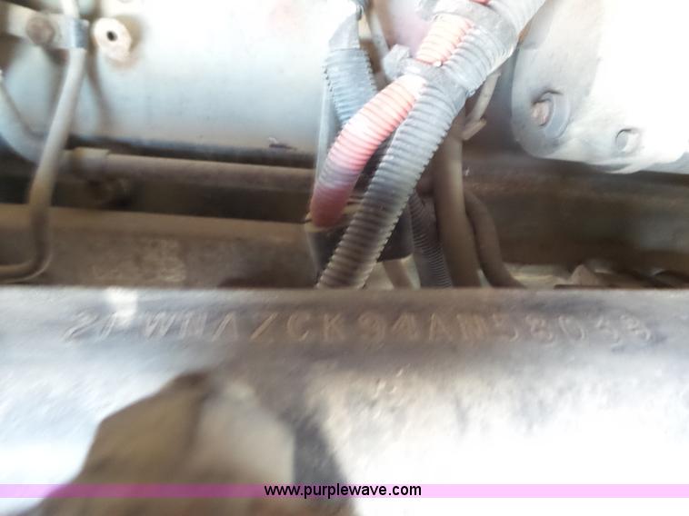 image for item L6843 2004 Sterling L9500 semi truck