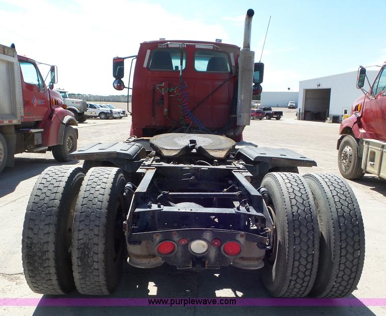 image for item L6845 2000 Sterling L9500 semi truck