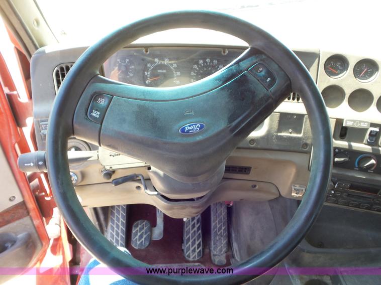 image for item L6845 2000 Sterling L9500 semi truck