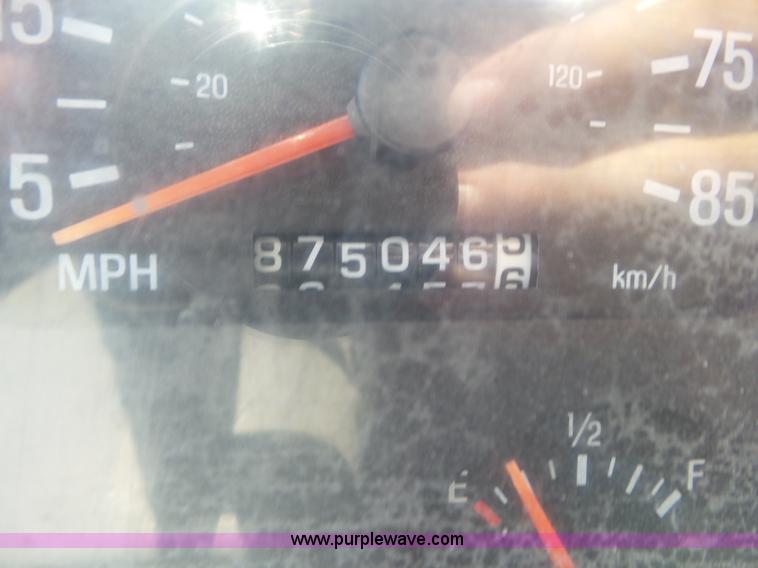 image for item L6845 2000 Sterling L9500 semi truck