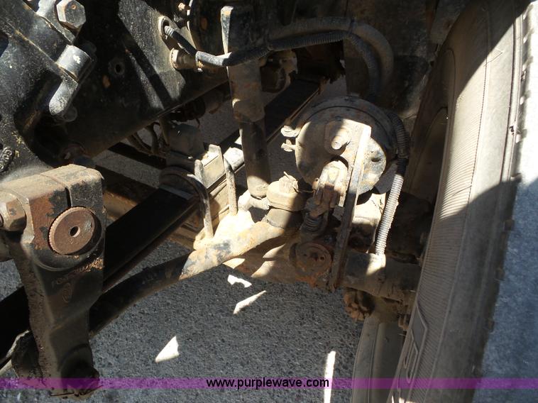 image for item L6845 2000 Sterling L9500 semi truck