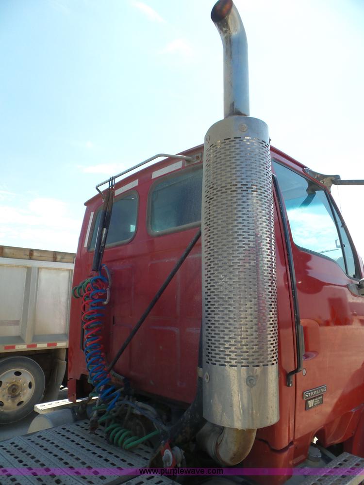 image for item L6845 2000 Sterling L9500 semi truck