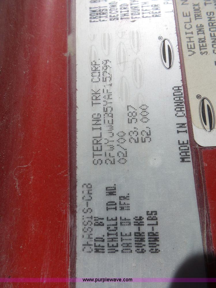 image for item L6845 2000 Sterling L9500 semi truck