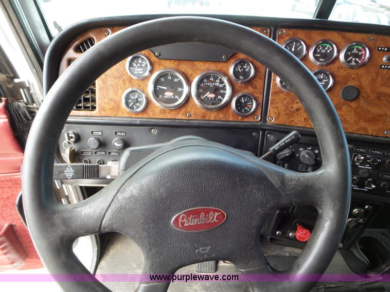 image for item L6846 2002 Peterbilt 378 semi truck