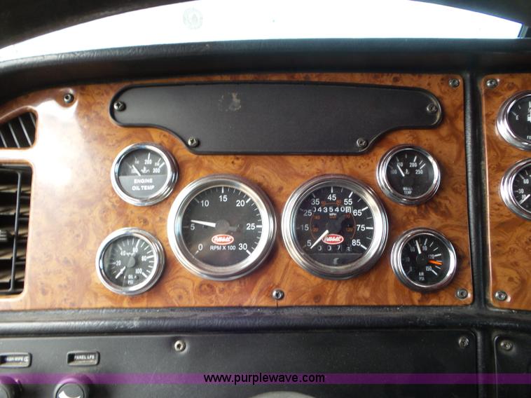 image for item L6846 2002 Peterbilt 378 semi truck
