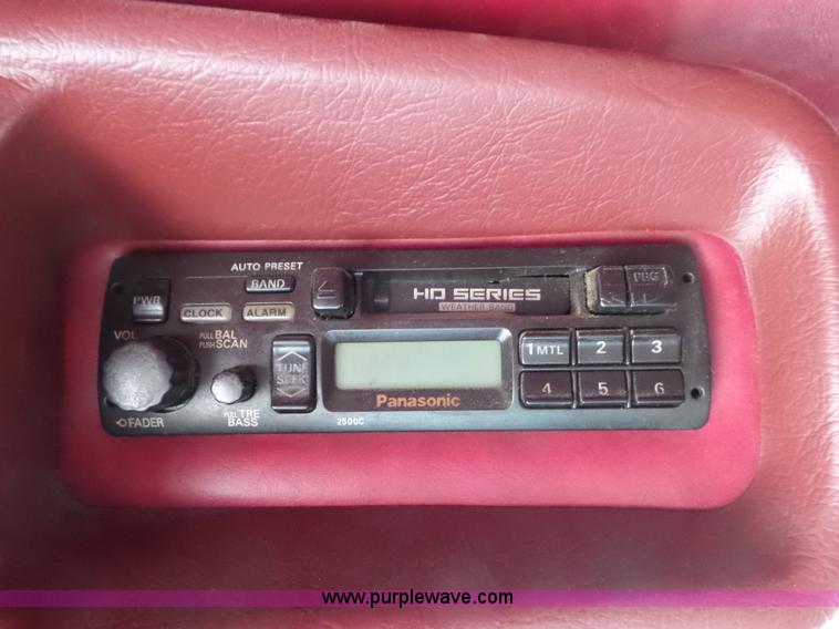 image for item L6846 2002 Peterbilt 378 semi truck