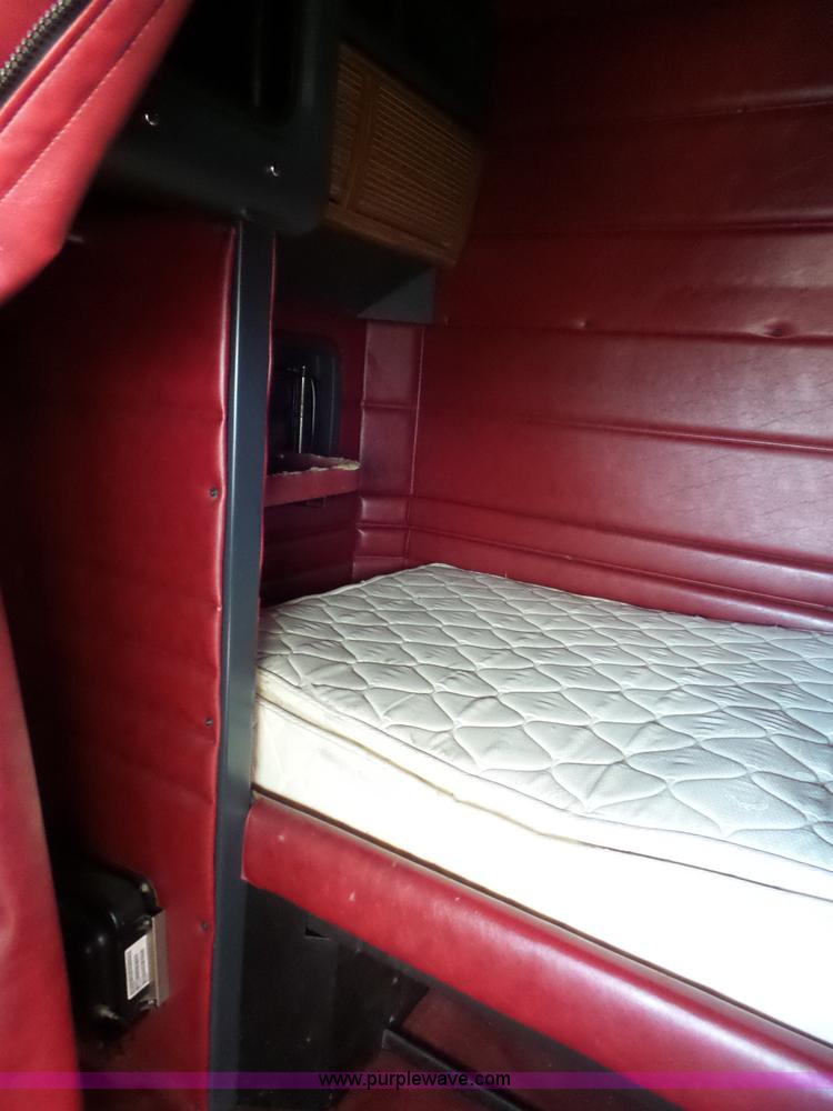 image for item L6846 2002 Peterbilt 378 semi truck