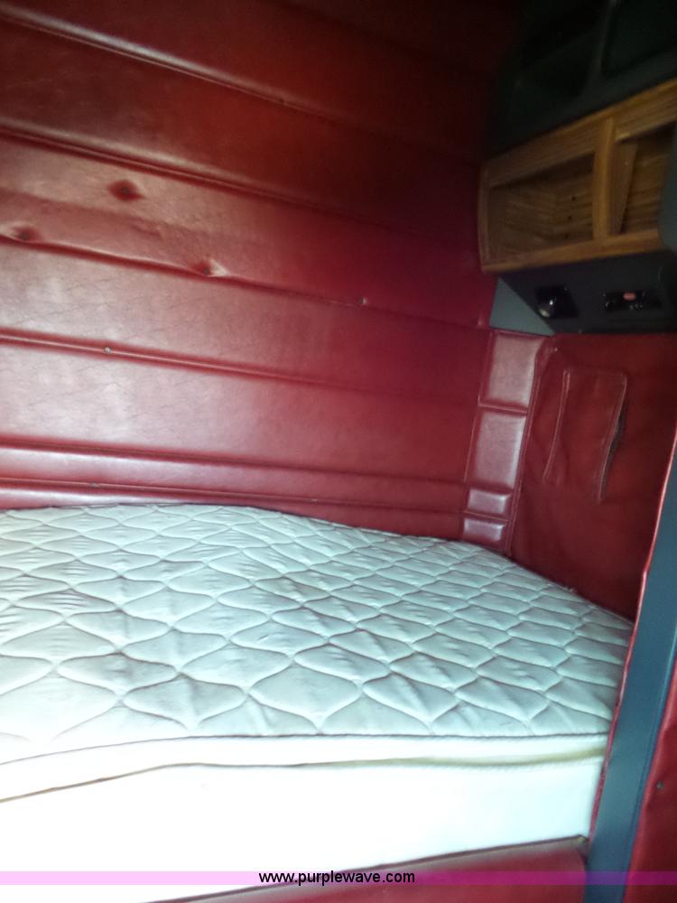 image for item L6846 2002 Peterbilt 378 semi truck