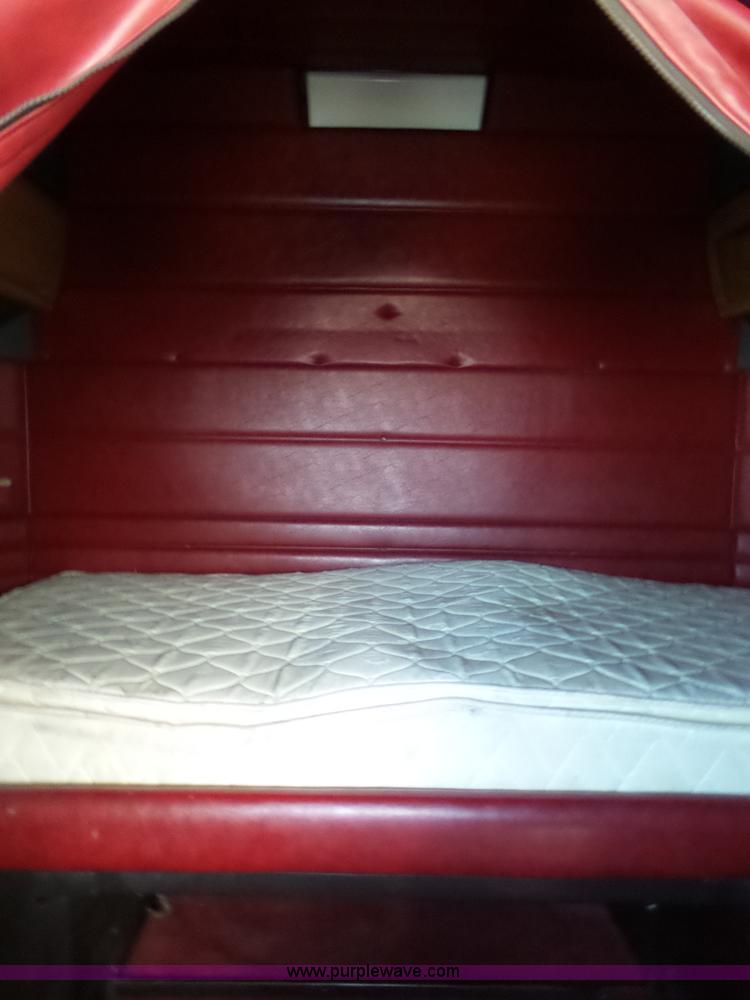 image for item L6846 2002 Peterbilt 378 semi truck