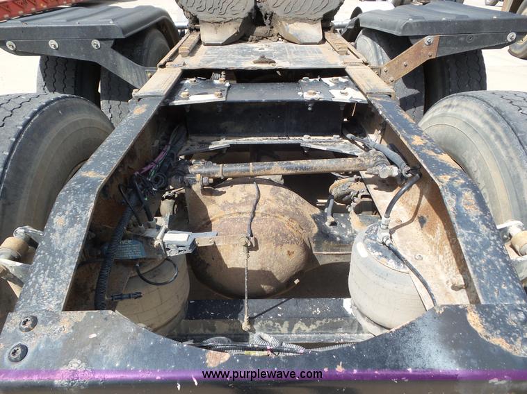 image for item L6846 2002 Peterbilt 378 semi truck