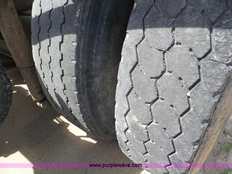 image for item L6846 2002 Peterbilt 378 semi truck