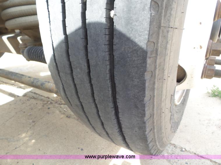 image for item L6846 2002 Peterbilt 378 semi truck