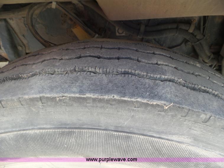 image for item L6846 2002 Peterbilt 378 semi truck