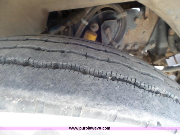 image for item L6846 2002 Peterbilt 378 semi truck