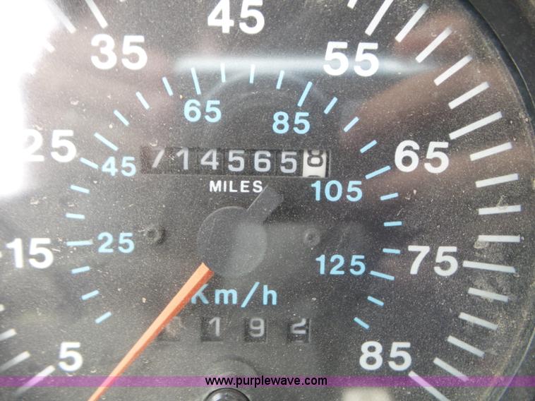 image for item L6847 1993 Mack CH613 semi truck