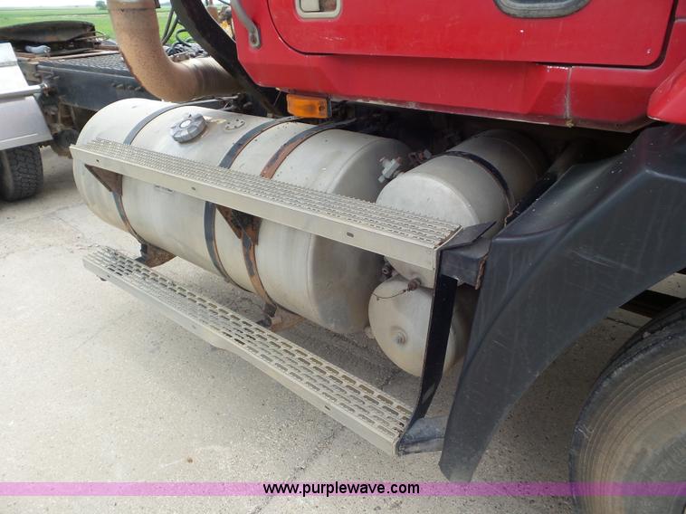 image for item L6847 1993 Mack CH613 semi truck