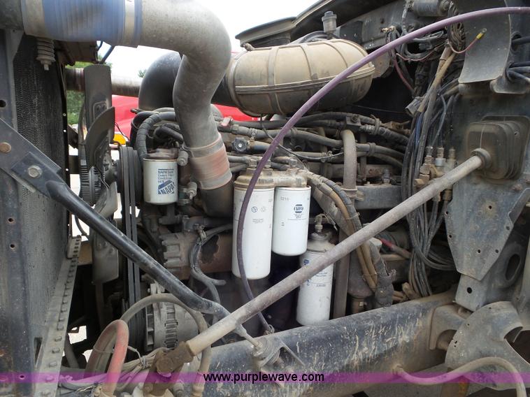 image for item L6847 1993 Mack CH613 semi truck