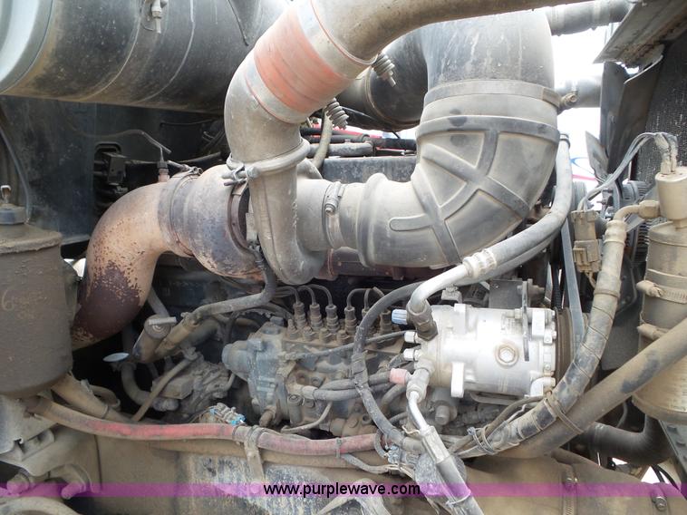 image for item L6847 1993 Mack CH613 semi truck