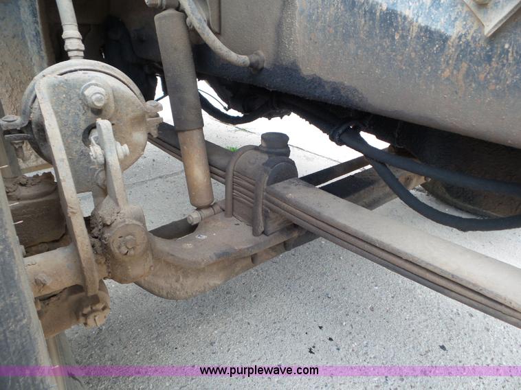 image for item L6847 1993 Mack CH613 semi truck