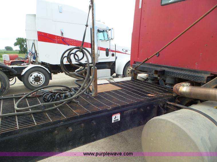 image for item L6847 1993 Mack CH613 semi truck