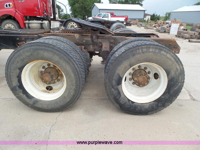 image for item L6847 1993 Mack CH613 semi truck