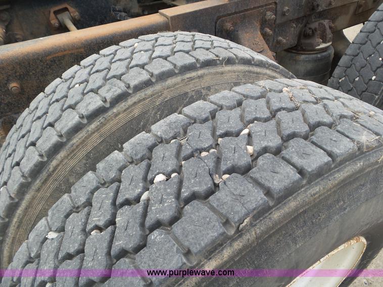 image for item L6847 1993 Mack CH613 semi truck