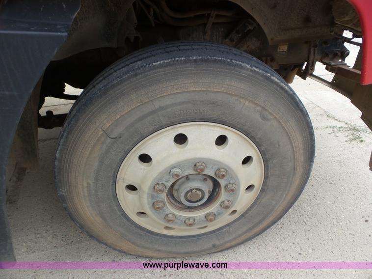 image for item L6847 1993 Mack CH613 semi truck