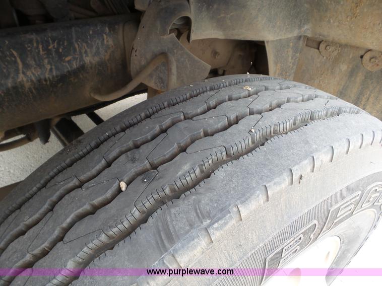 image for item L6847 1993 Mack CH613 semi truck