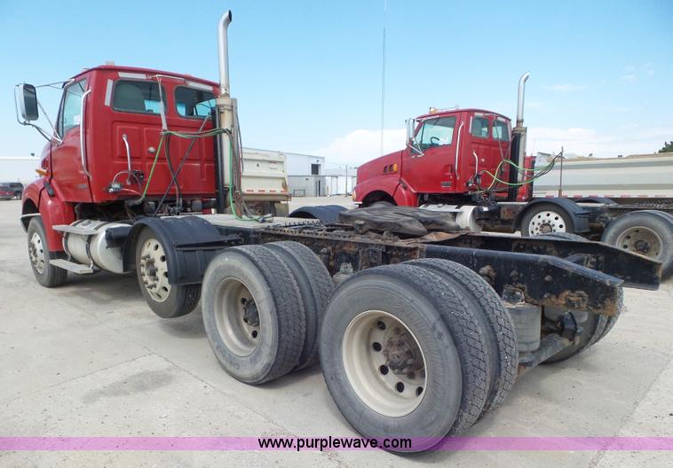 image for item L6848 2007 Sterling L9500 semi truck
