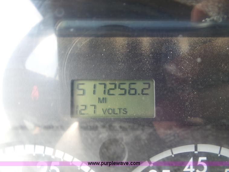 image for item L6848 2007 Sterling L9500 semi truck