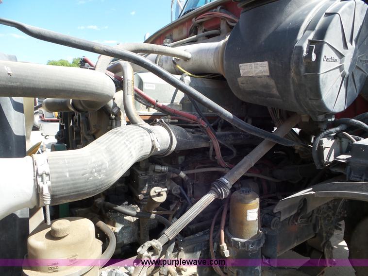 image for item L6848 2007 Sterling L9500 semi truck