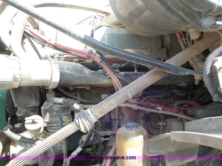 image for item L6848 2007 Sterling L9500 semi truck