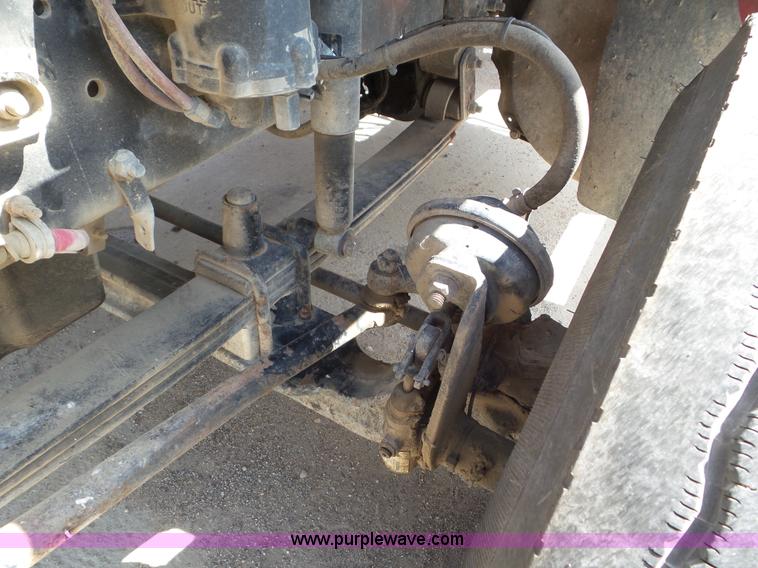 image for item L6848 2007 Sterling L9500 semi truck