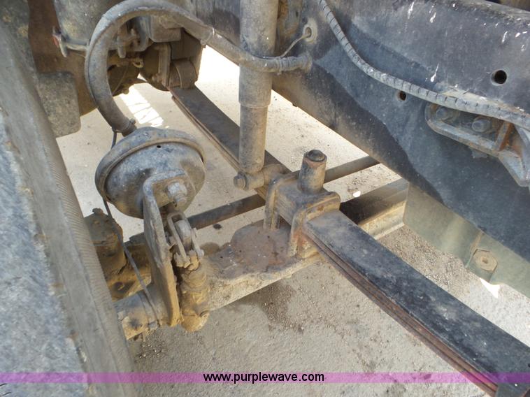 image for item L6848 2007 Sterling L9500 semi truck