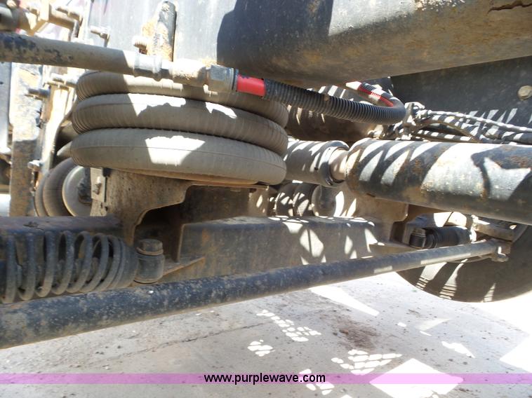 image for item L6848 2007 Sterling L9500 semi truck