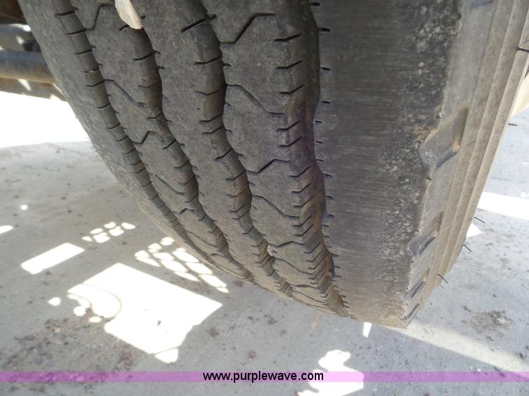 image for item L6848 2007 Sterling L9500 semi truck