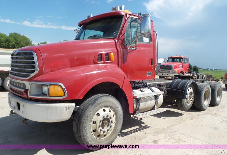 image for item L6849 2007 Sterling L9500 semi truck