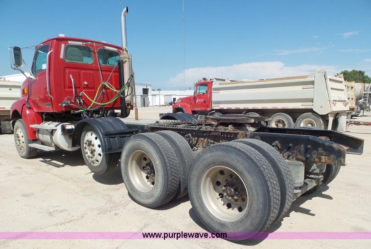 image for item L6849 2007 Sterling L9500 semi truck