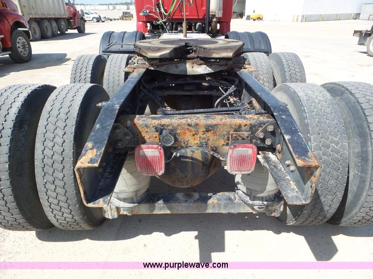 image for item L6849 2007 Sterling L9500 semi truck