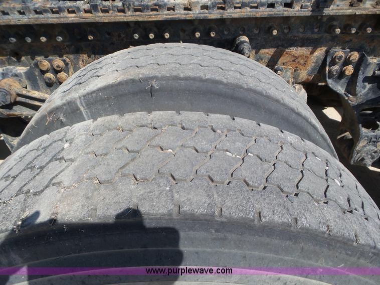 image for item L6849 2007 Sterling L9500 semi truck