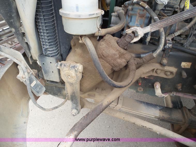 image for item L6850 2007 Sterling L9500 semi truck