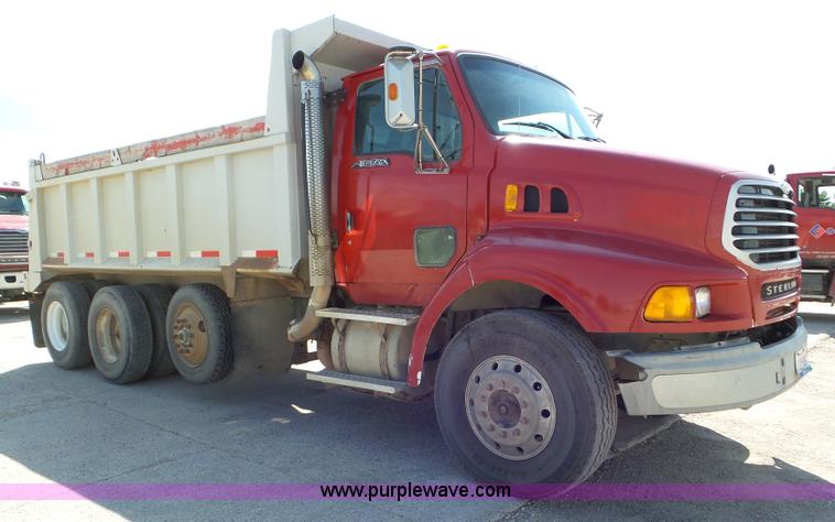 image for item L6851 1998 Ford AT9513 Aeromax 113 dump truck